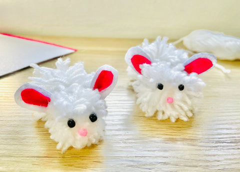 DIY Pom-pom Bunny